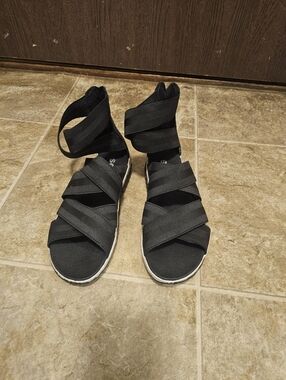 Sorel Black Strappy Elastic Wrap Sandals Size 7.5